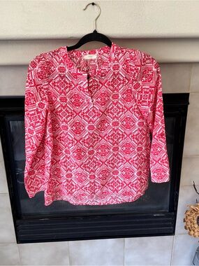Soprano Pink and White Geo Print Split-Neck Blouse